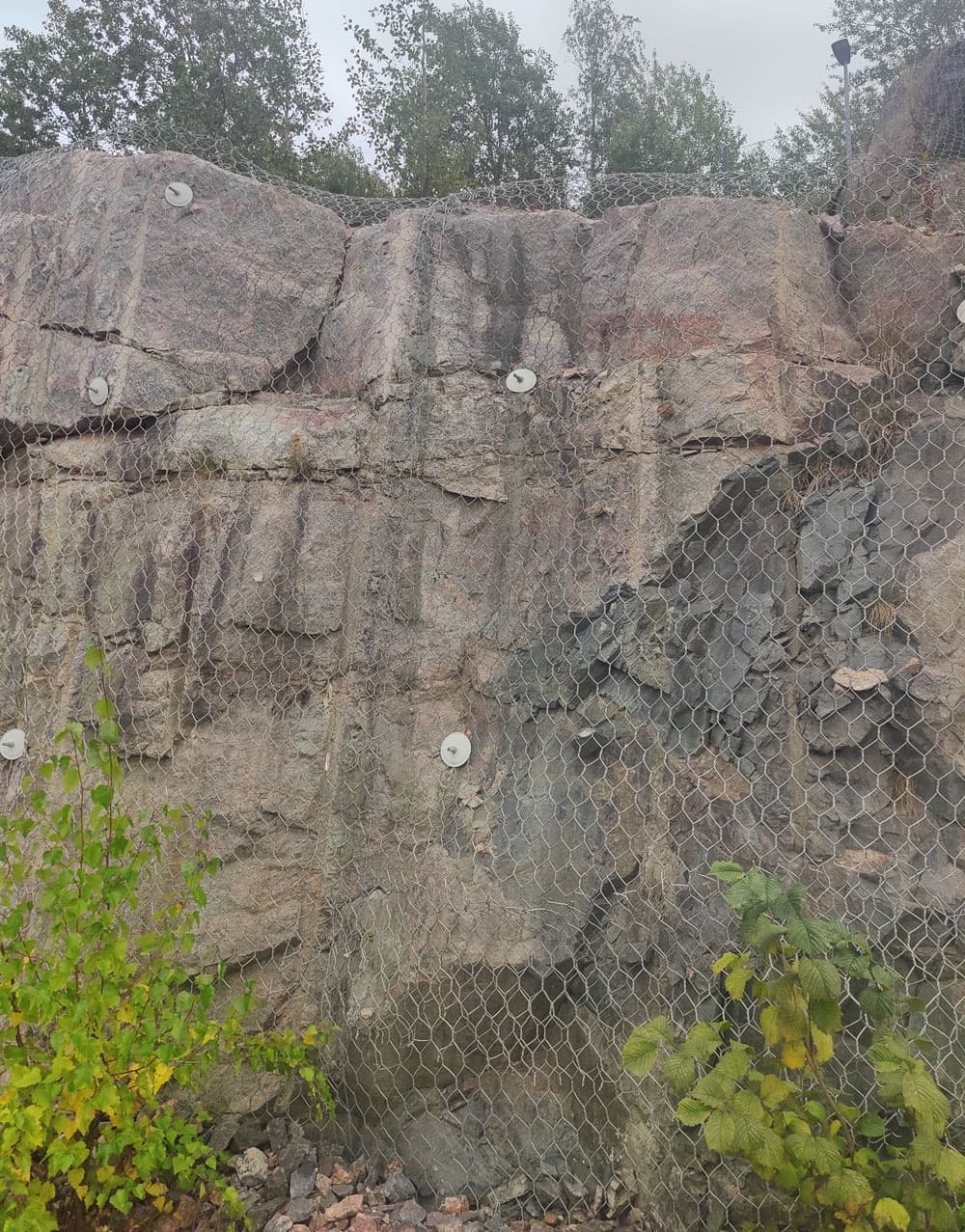 Kallioverkot Kallioverkon kiinnityspultti ja aluslevyllinen harjateräspultti 600mm