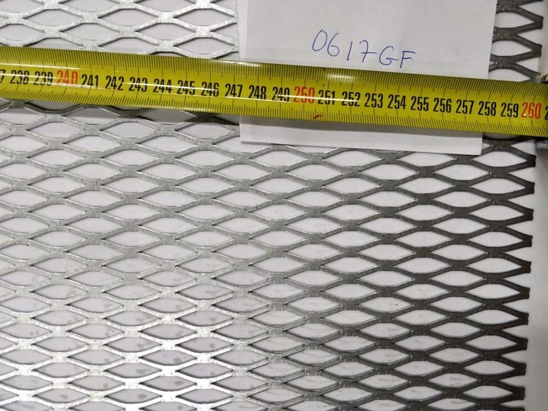 1 - Sinkityt verkkolevyt Sinkitty litistetty 7.1x24.4 2440x1220mm avoin ala 60%