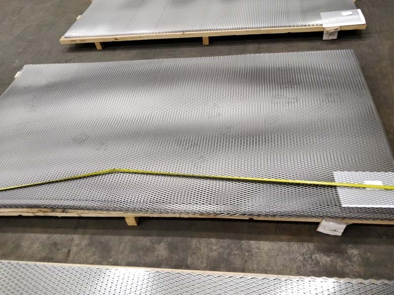 Teräs verkkolevyt Teräs litistetty 7x24.4 2400x1250mm avoin ala 60%