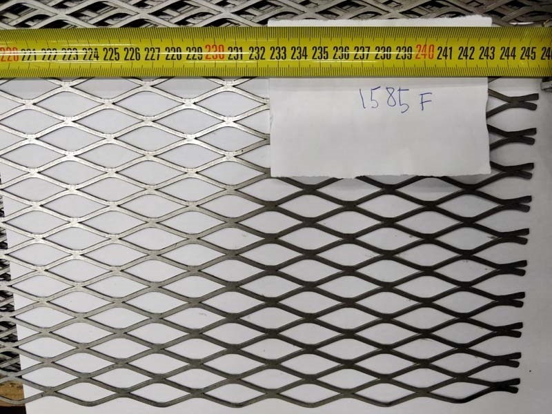 1 - Teräs verkkolevyt Teräs litistetty 12.5x33.5 2440x1220mm avoin ala 73%