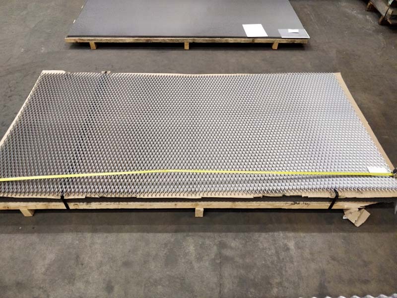 1 - Teräs verkkolevyt Teräs 22.6x50.8 1220x2440mm avoin ala 72%