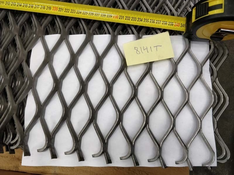 1 - Teräs verkkolevyt Teräs 31x64 1250x2500mm avoin ala 67%