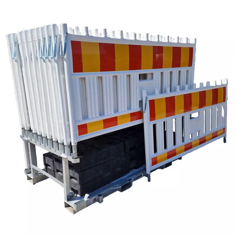 1 - Työmaa-aidat Muovinen työmaa-aita ja muovijalat telineessä