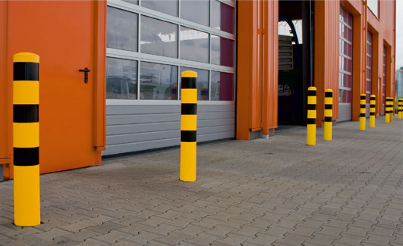 1 - Törmäyspollarit Törmäyspollari (Maahan valettava) 152x1200mm