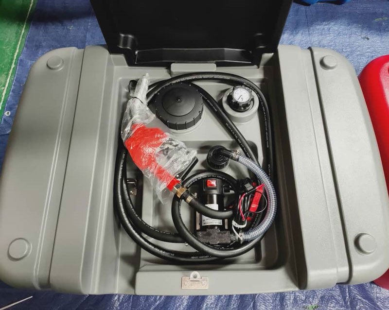 1 - Säiliöt ja tankkausasemat Säiliö pumpulla Diesel kuljetukseen matala 210l