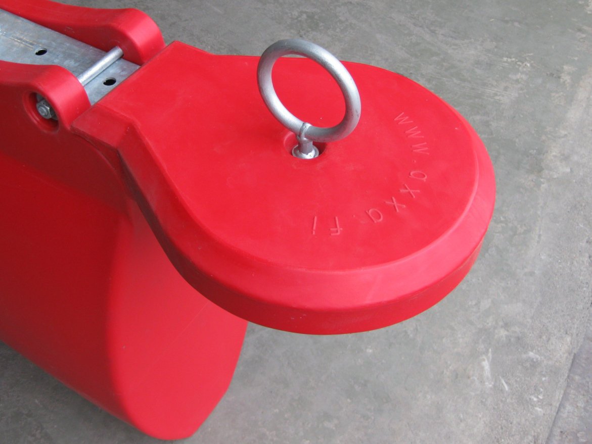 Satamatarvikkeita Salkkukelluke 90L 8kg 600x300x300mm Punainen