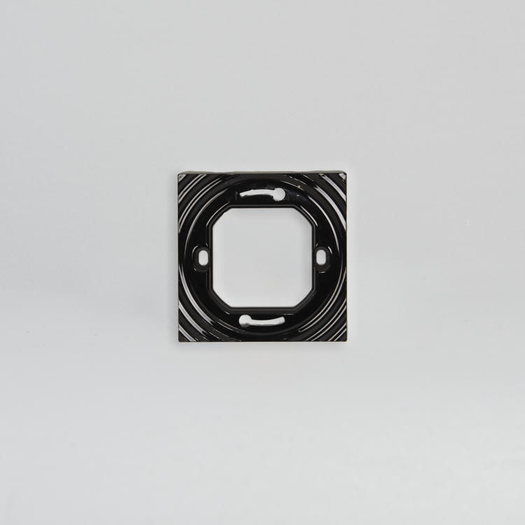 1 - Lattialämmitysputket ja -tarvikkeet Taustalevy BHT-6000 86x86x5mm Musta